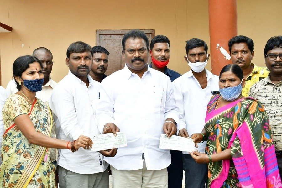 Huzurabad: ఆడబిడ్డలకు అండగా ప్రభుత్వం :చొప్పదండి ఎమ్మెల్యే సుంకె రవిశంకర్
