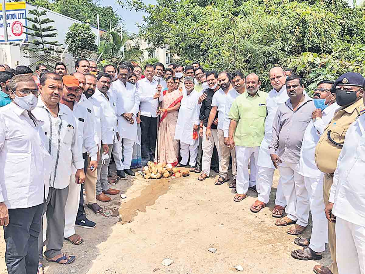 మౌలిక వసతుల కల్పనలో రాజీపడం