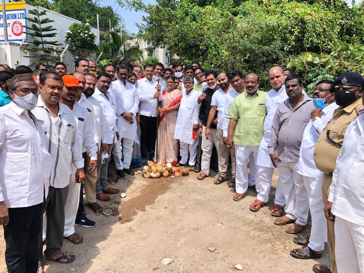 development | మౌలిక వసతుల కల్పనలో రాజీలేదు : ఎమ్మెల్యే కాలేరు వెంకటేశ్‌