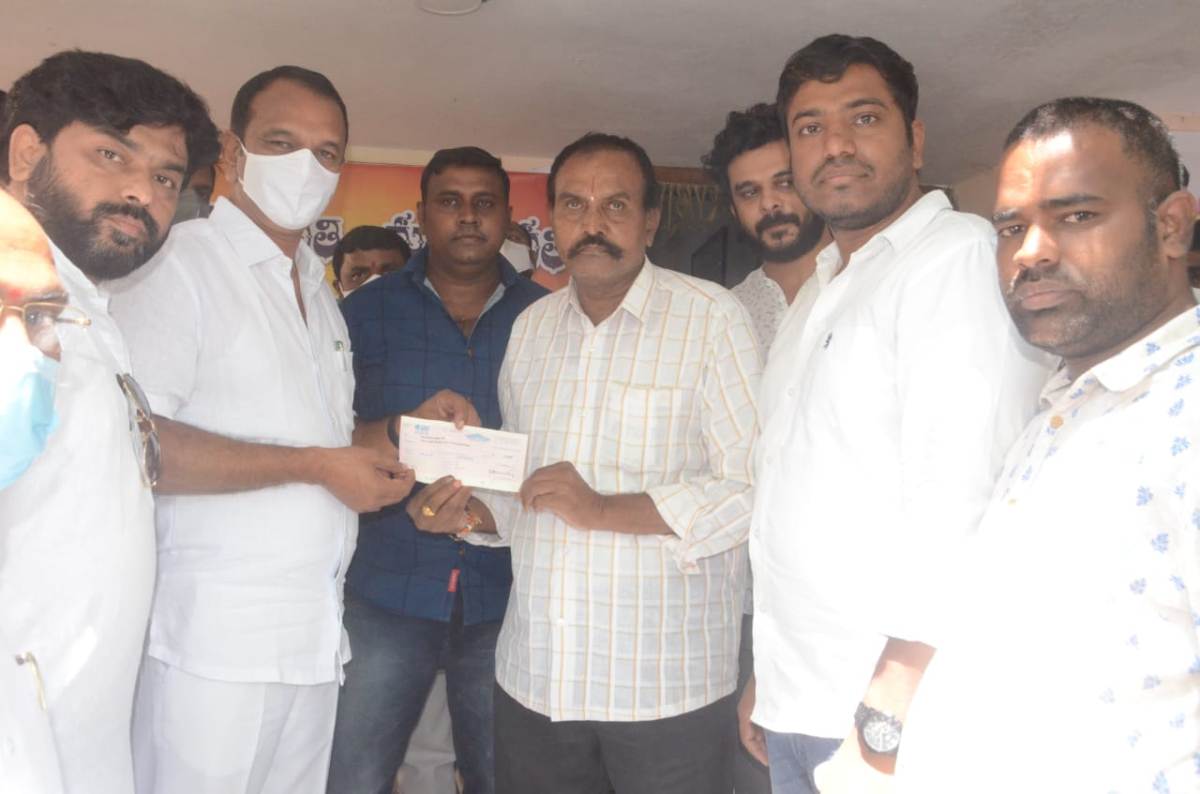 Cmrf | సీఎం రిలీఫ్‌ ఫండ్‌తో పేదలకు లబ్ధి : ఎమ్మెల్యే  దేవిరెడ్డి సుధీర్‌రెడ్డి