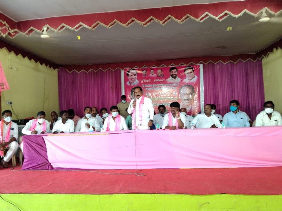 Munugodu: టీఆర్‌ఎస్‌ను తిరుగులేని శక్తిగా తీర్చిదిద్దాలి : రాష్ట్ర ప్రధాన కార్యదర్శి తక్కళ్లపల్లి రవీందర్‌రావు