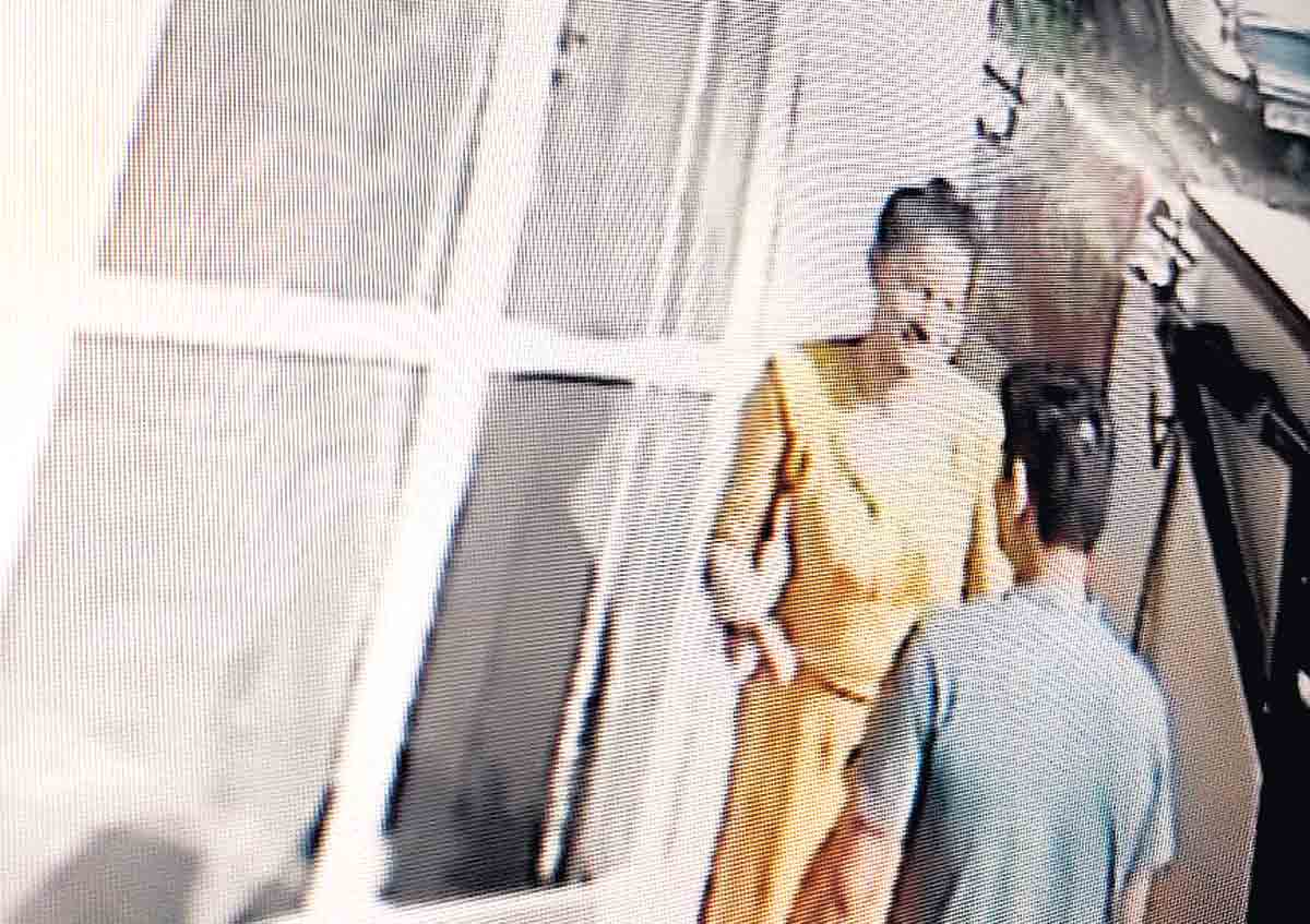 నమ్మకంగా పనిచేసి..అందినంత..