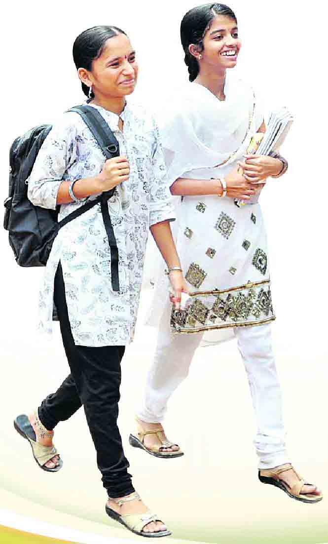 సర్కార్‌ కాలేజీకే.. సై!