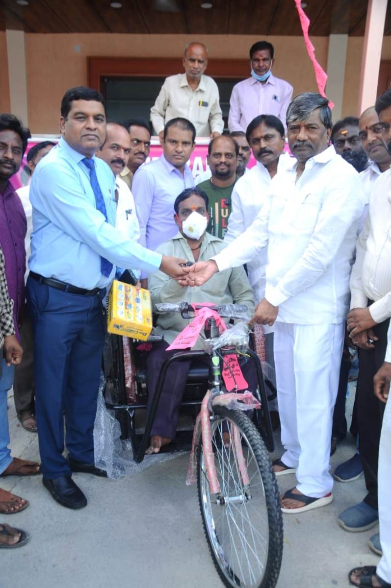 social service | దివ్యాంగుల‌ను ఆదుకోవడం బాధ్యతగా గుర్తించాలి : పద్మారావు గౌడ్‌