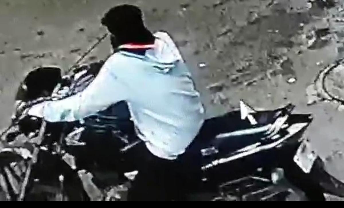 chain snatching | సీతాఫల్‌మండిలో చైన్‌ స్నాచింగ్‌