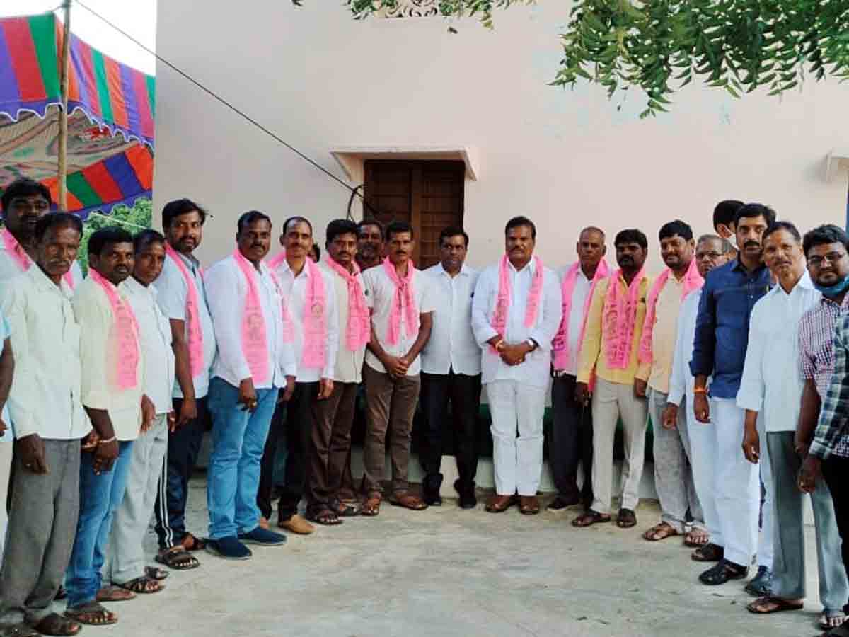 Rangareddy : ఎమ్మెల్యే సమక్షంలో టీఆర్‌ఎస్ చేరిన కాంగ్రెస్, బీజేపీ నాయకులు