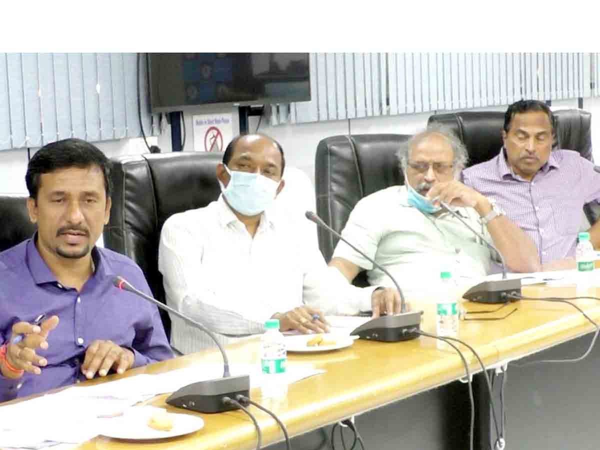 వారంలోగా ఉద్యోగులందరికీ రెండో డోసు వ్యాక్సినేషన్‌ పూర్తి చేయాలి