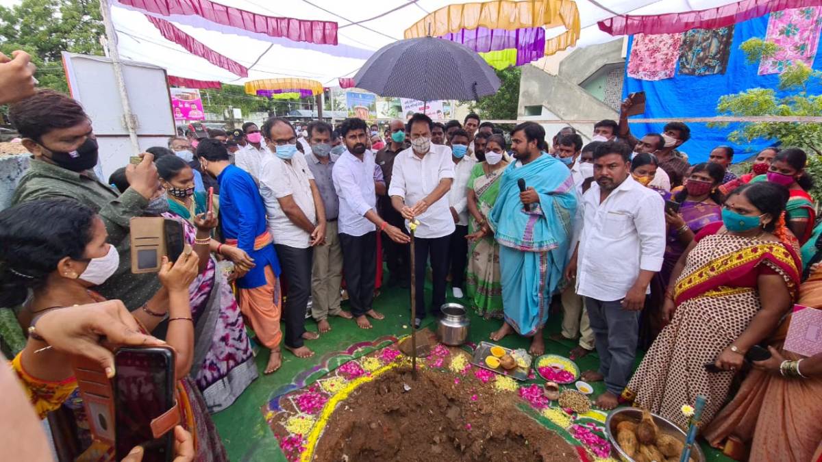 modal anganwadi | మోడల్‌ అంగన్‌వాడీ నిర్మాణ పనులు ప్రారంభం