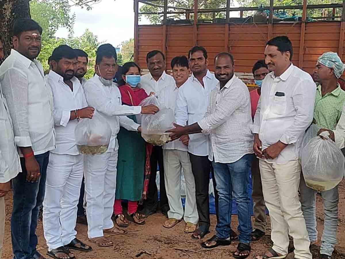 Rangareddy : మత్స్యకారుల జీవితాల్లో వెలుగులు.. ఎమ్మెల్యే అంజయ్యయాదవ్‌