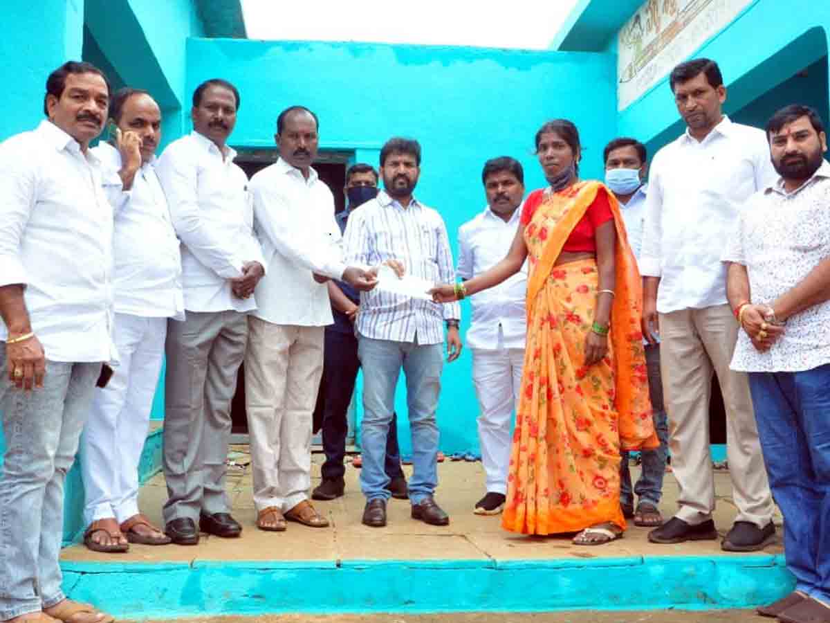 Vikarabad : ఇంటికి పెద్దన్నలా సీఎం కేసీఆర్‌.. ఎమ్మెల్యే డాక్టర్‌ మెతుకు ఆనంద్‌