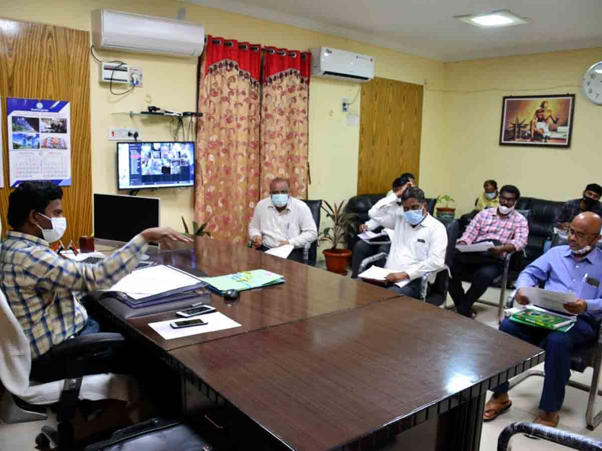 Warangal : డబుల్‌ బెడ్‌ రూం ఇండ్ల నిర్మాణాల వేగం పెంచాలి.. కలెక్టర్‌ గోపి