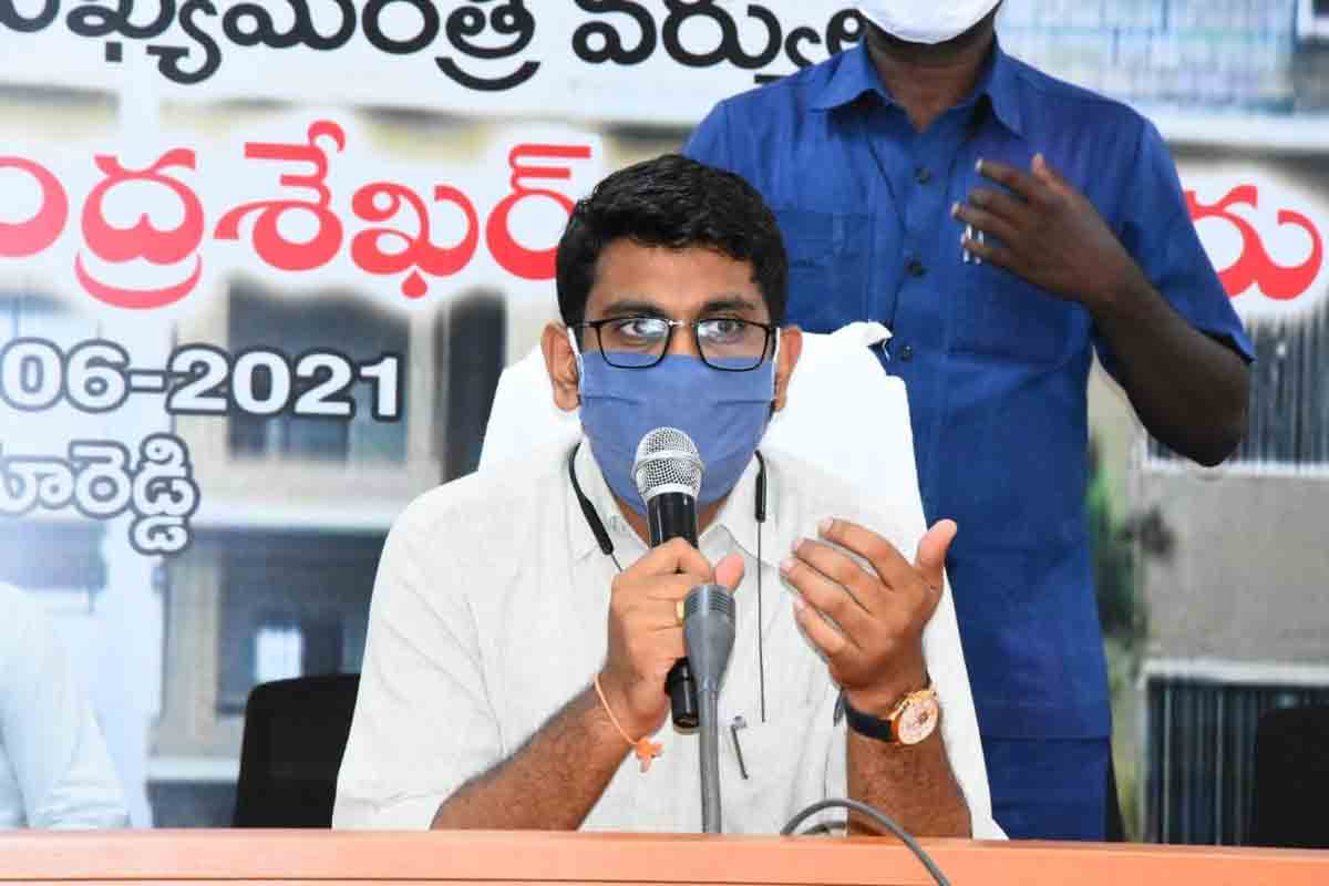 ప్రజాసమస్యలను వారం రోజుల్లో పరిష్కరించాలి