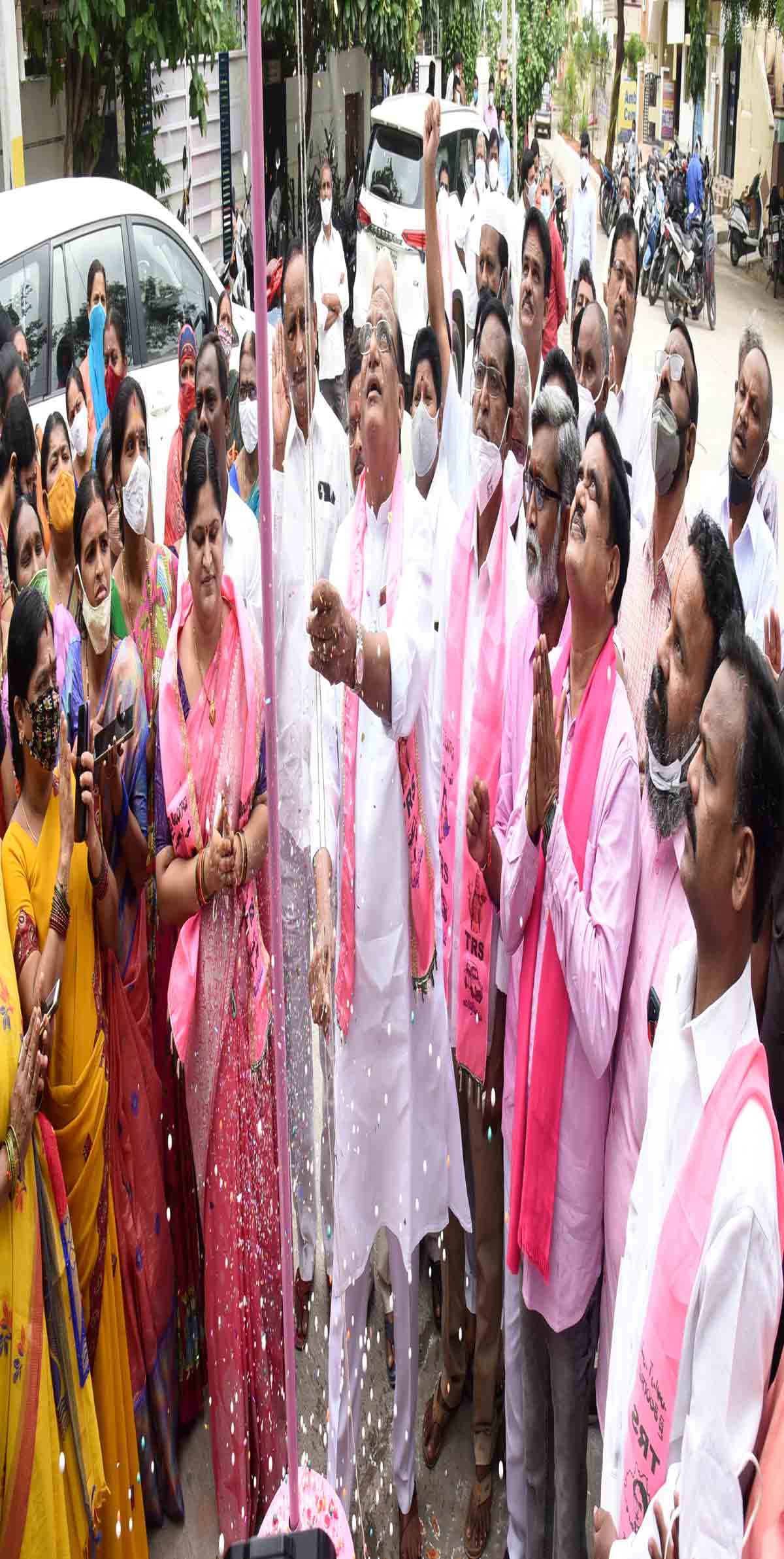 ఊరూవాడ జెండాజోష్‌