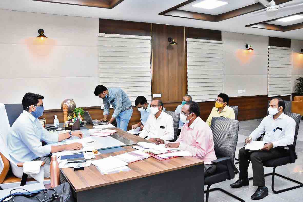 దళితబంధు సర్వేకు 60 బృందాలు