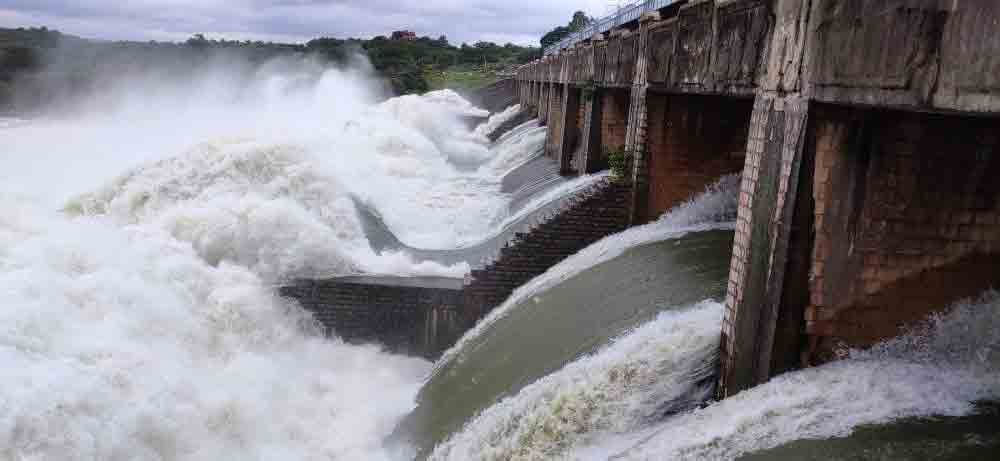 జలాశయాలకు భారీగా వరద