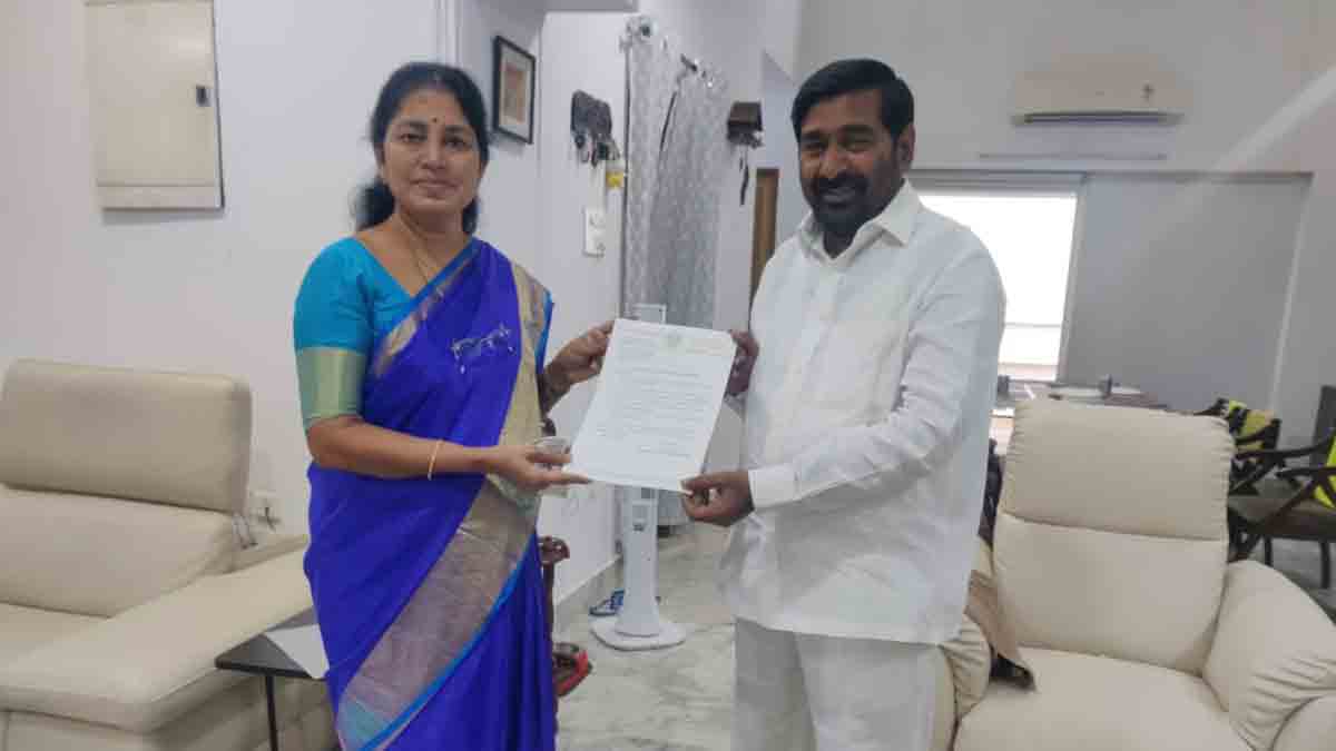 డబుల్‌ బెడ్రూం ఇండ్లకు విద్యుదీకరణ