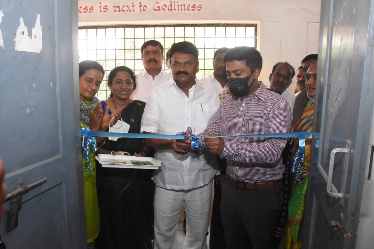 ప్రభుత్వ పాఠశాలల్లో అన్ని వసతుల కల్పనకు కృషి : మంత్రి తలసాని