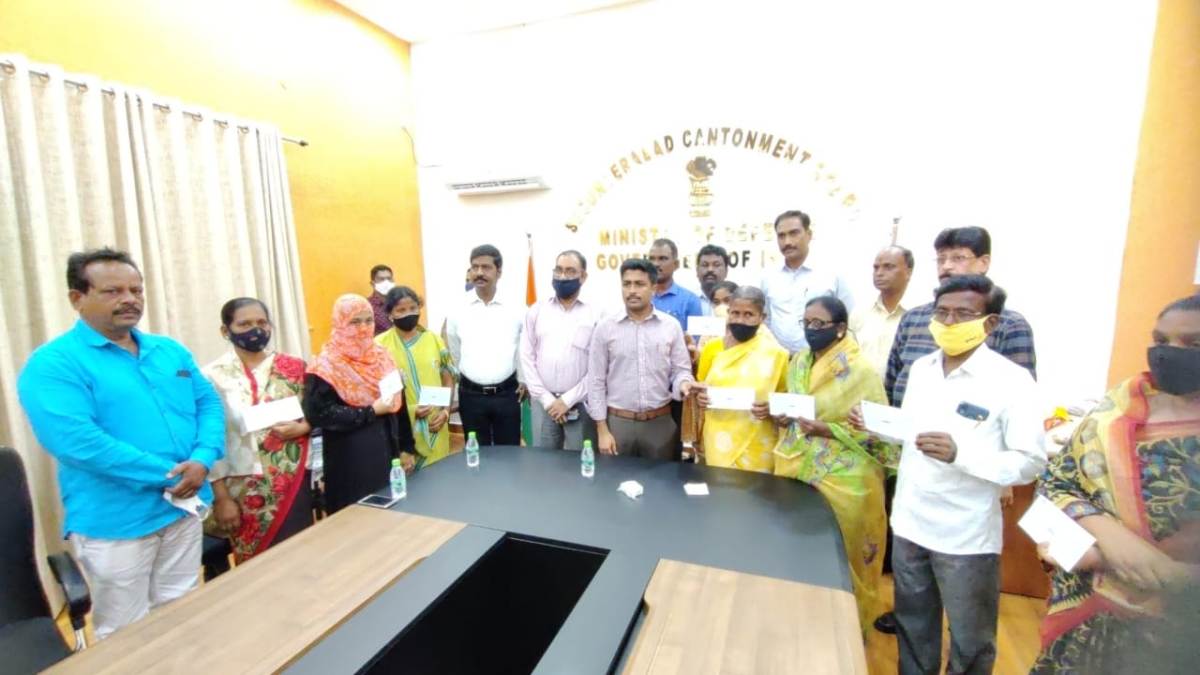 life insurance | బీమాతో కార్మిక కుటుంబాల్లో వెలుగులు