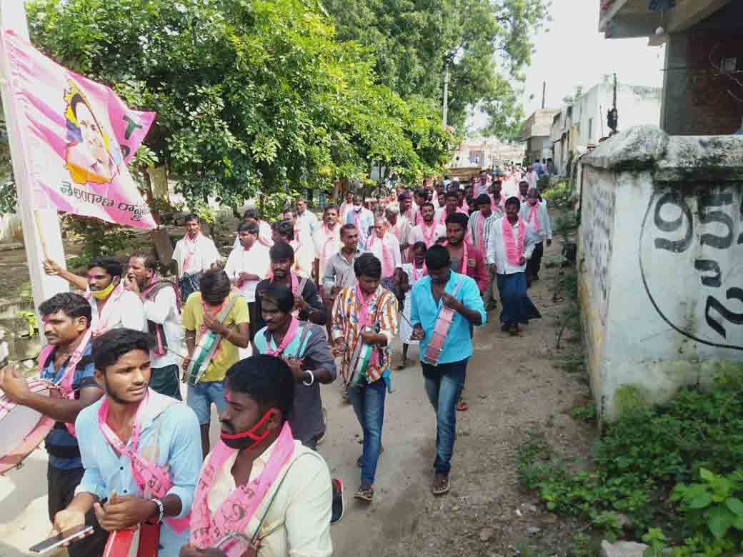 గుడిసెల్లో విరిసిన కాంతులు