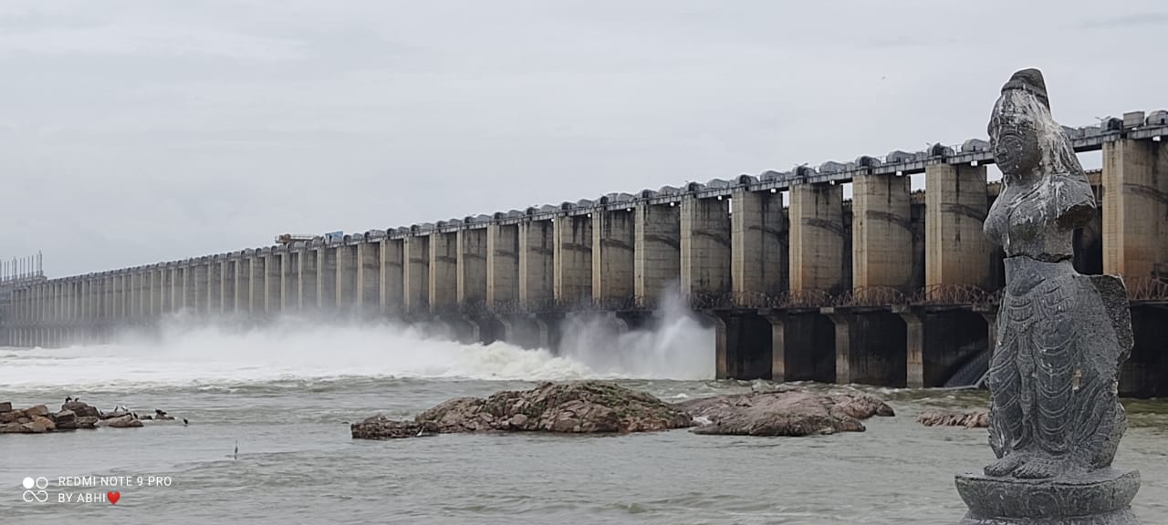 జూరాలకు పెరిగిన ఉధృతి