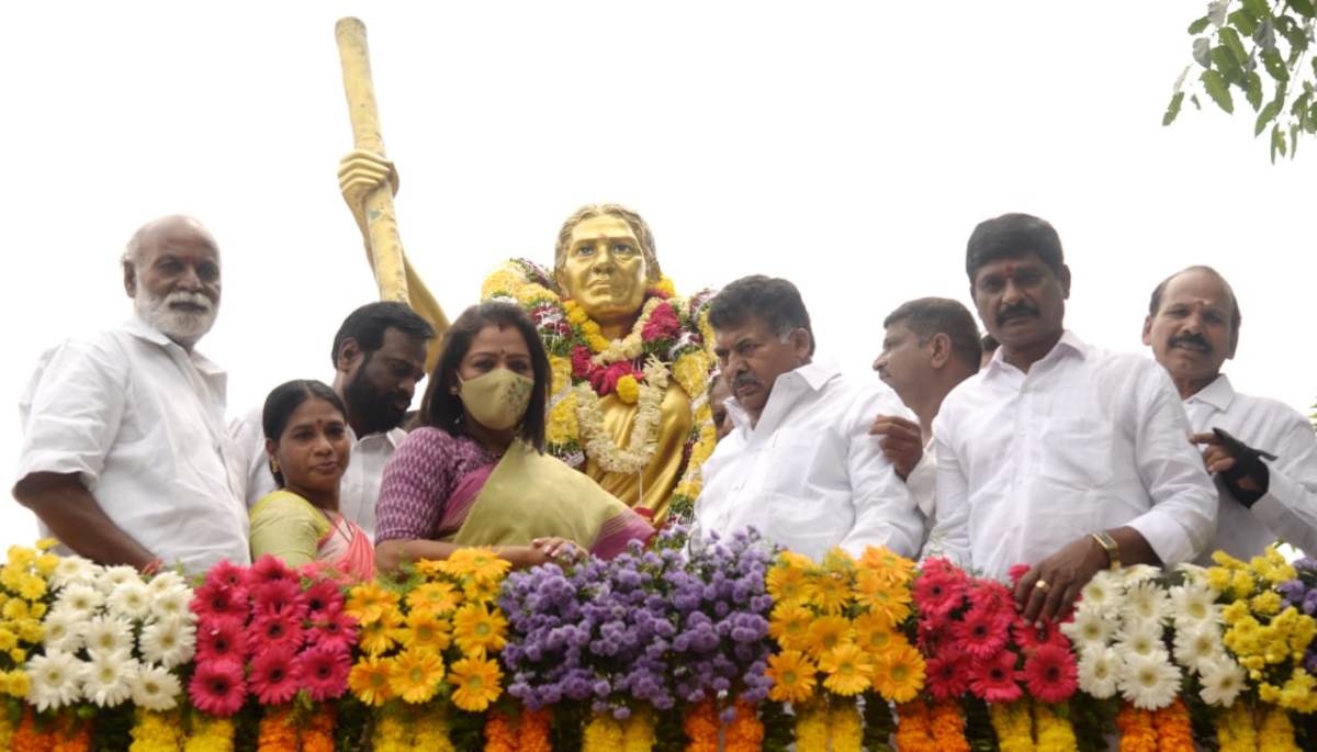 chakali ilamma | పోరాట స్ఫూర్తిని చాటిన వీరవనిత చాకలి ఐలమ్మ