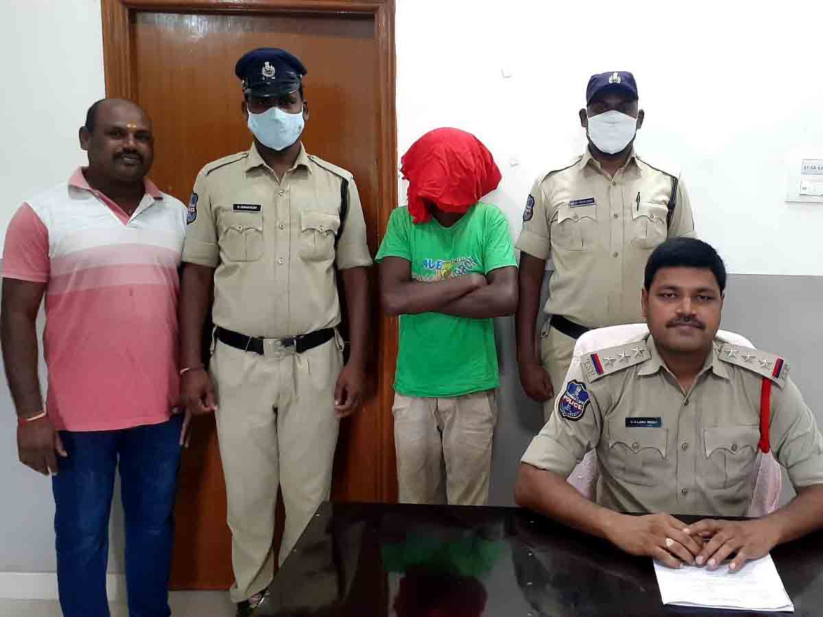 రైతుబీమా కోసం.. తల్లిని చంపిన కొడుకు