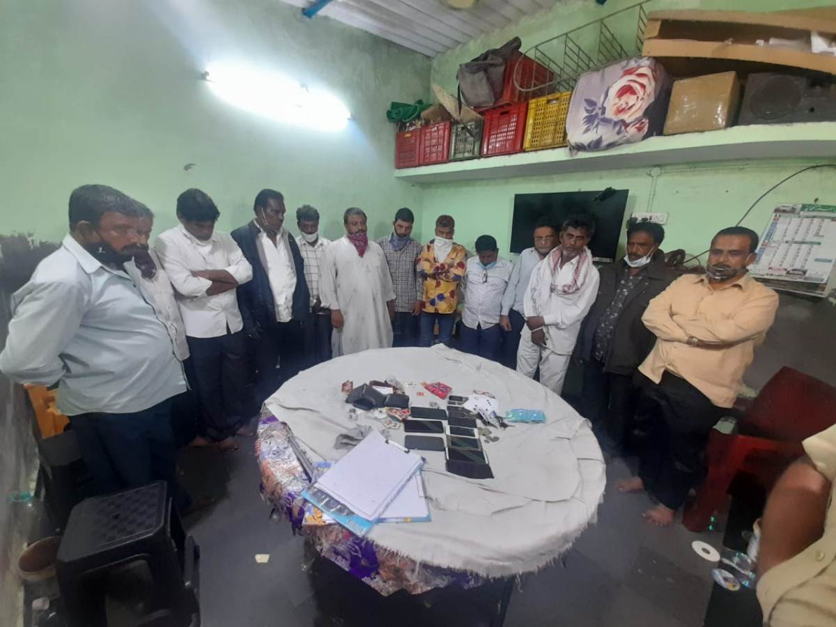 Poker players | 13 మంది పేకాటరాయుళ్లకు రిమాండ్‌