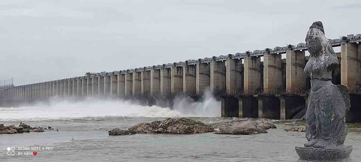 జూరాలకు పెరిగిన వరద