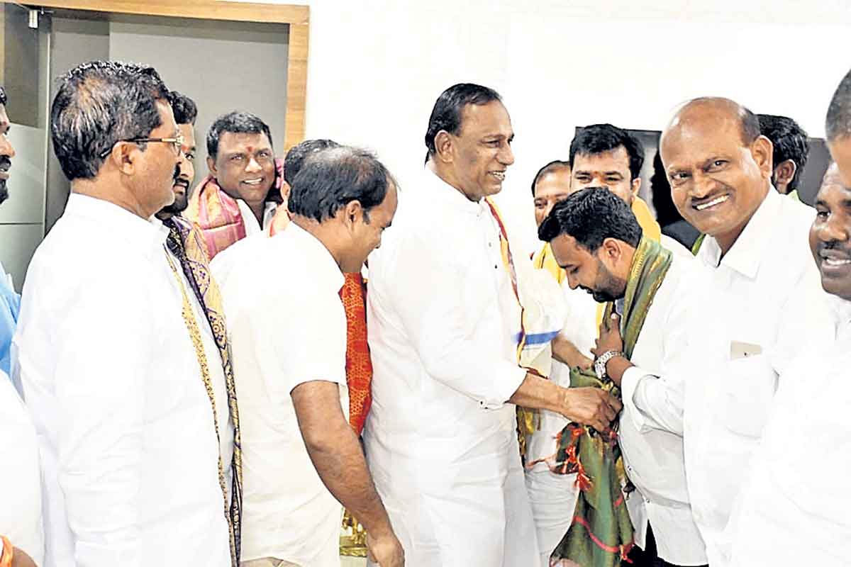 సంక్షేమ పథకాలను ప్రజల్లోకి తీసుకెళ్లాలి