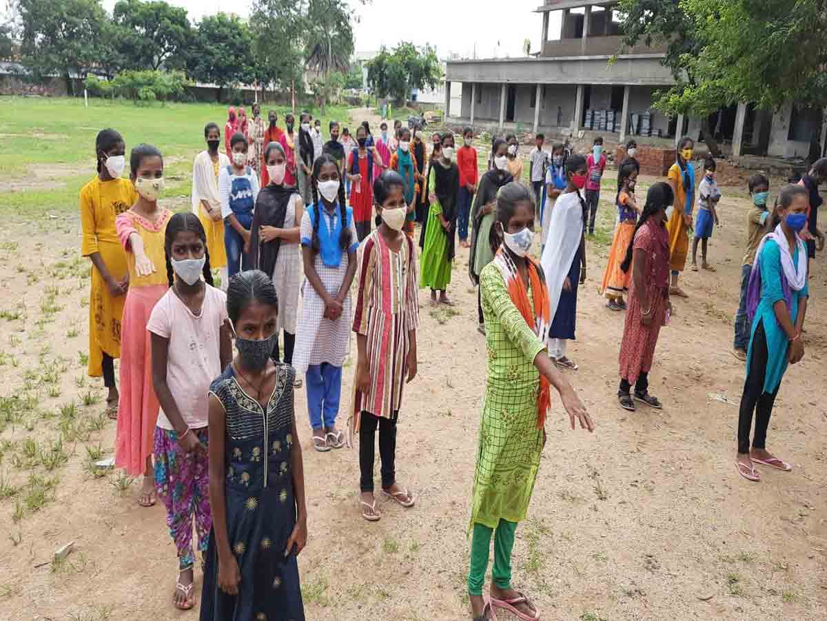 కళకళలాడిన బడి