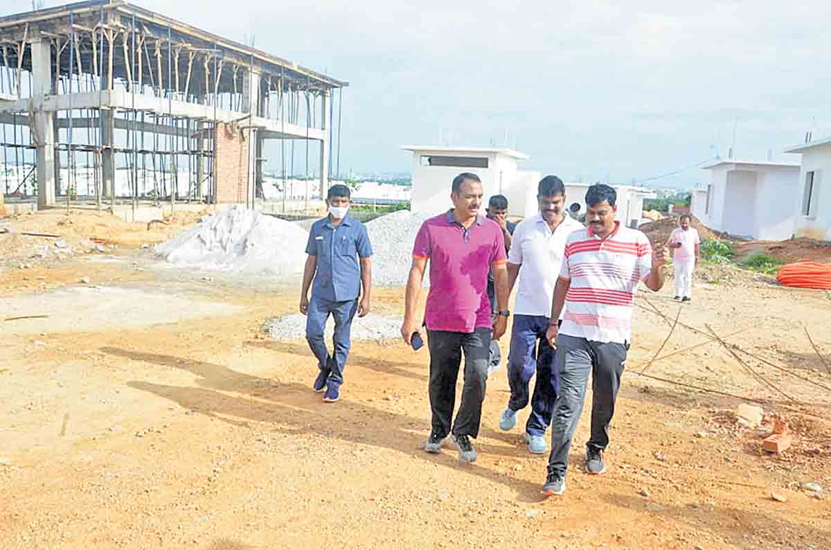 మహాప్రస్థానం పనులను త్వరగా పూర్తి చేస్తాం