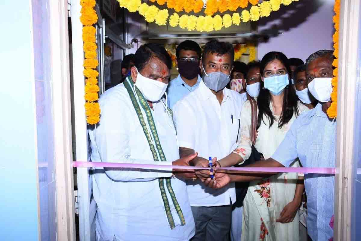 ఆధునిక వైద్య సౌకర్యాలు కల్పిస్తున్నాం..!