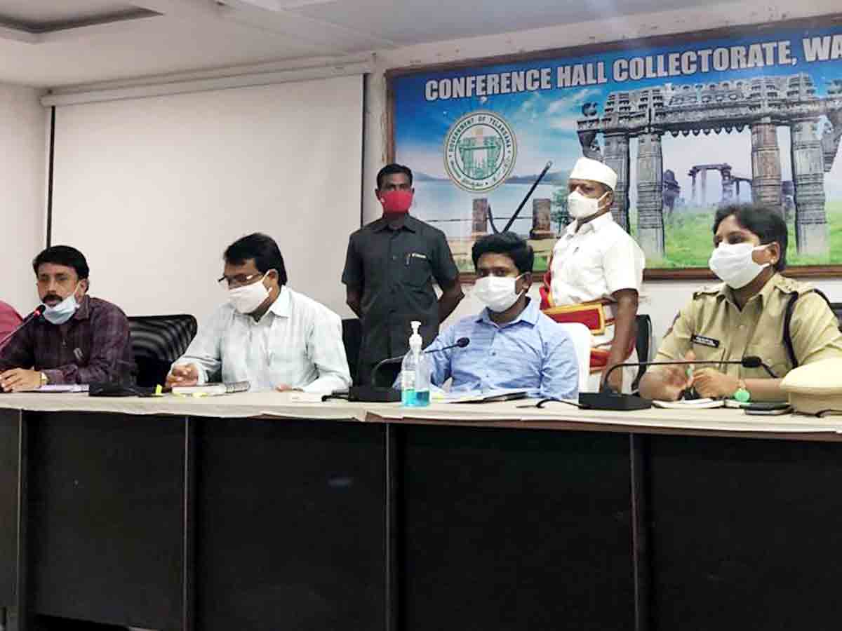 Warangal : ప్రతి జిన్నింగ్‌ మిల్లులో హెల్ప్‌ డెస్క్‌ను ఏర్పాటు చేయాలి.. కలెక్టర్‌ గోపి