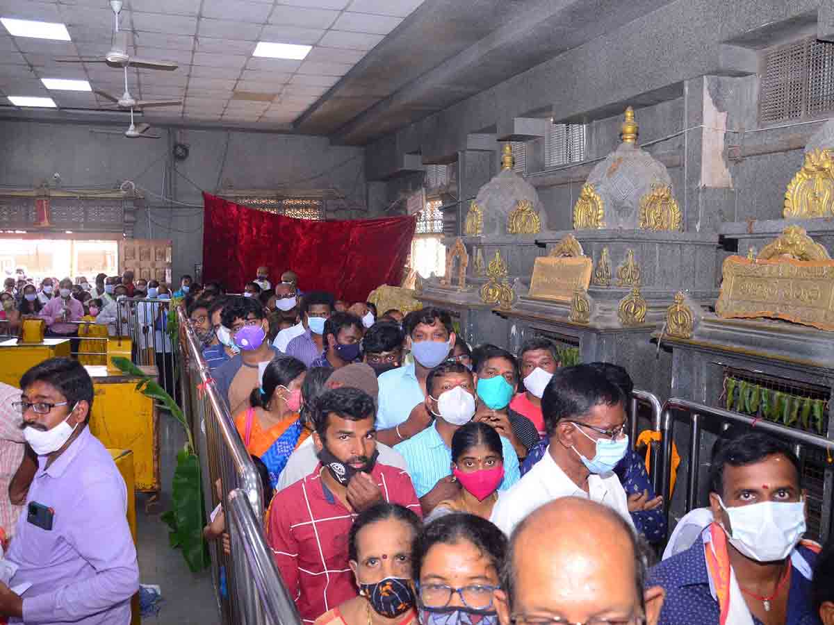 యాదాద్రి: రూ. 1,20,27,394 యాదాద్రీశుని ఆదాయం