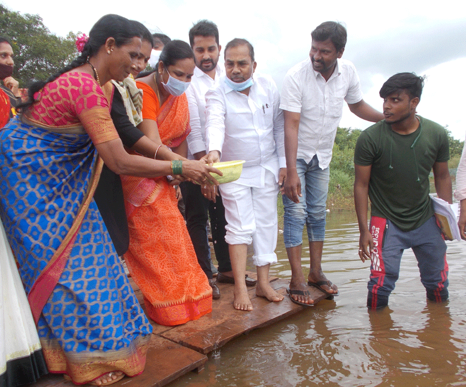 మత్స్యకారులకు కమ్యూనిటీ హాల్‌ :జహీరాబాద్‌ ఎమ్మెల్యే మాణిక్‌రావు
