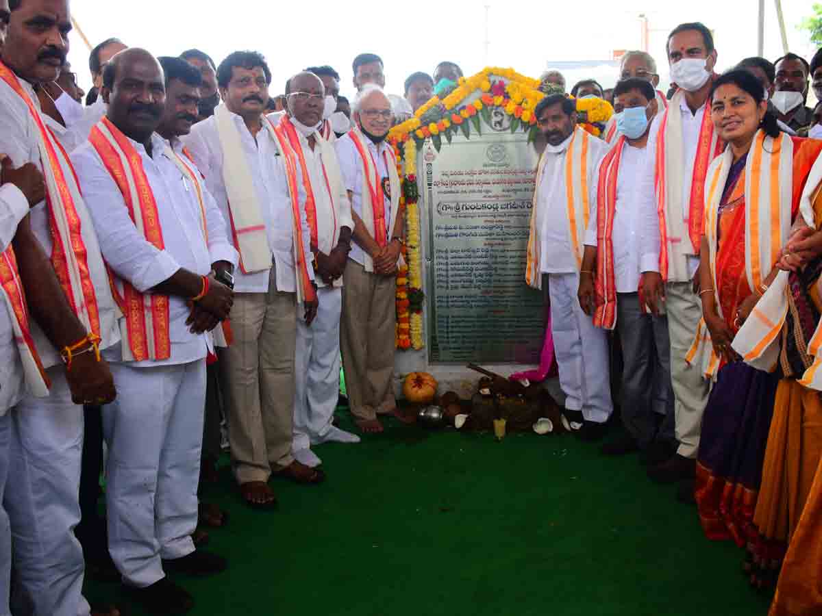 భువనగిరి: కులవృత్తుల కుటుంబాలకు పెద్దపీట.. రాష్ట్ర విద్యుత్‌శాఖ మంత్రి గుంతకండ్ల జగదీశ్‌రెడ్డి