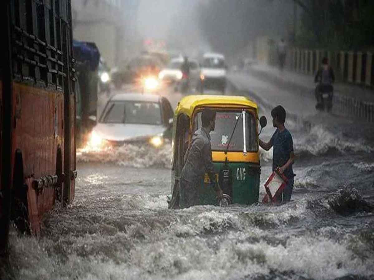 Rains in Delhi : 18 ఏండ్లలో తొలిసారి 1000 మి.మీ వర్షపాతం