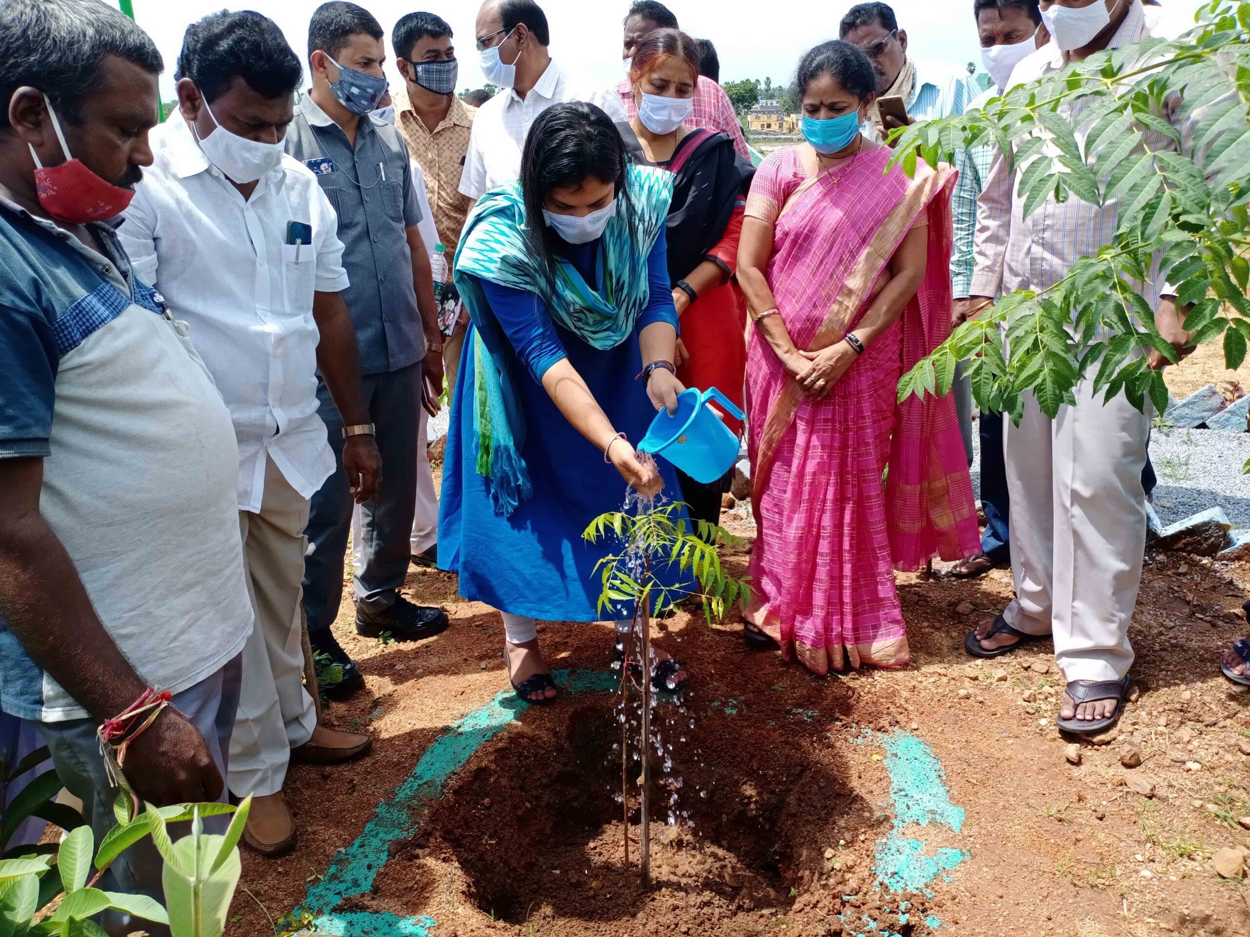 Valigonda: నాటిన ప్రతి మొక్కను సంరక్షించాలి: జిల్లా కలెక్టర్ పమేలా సత్పతి