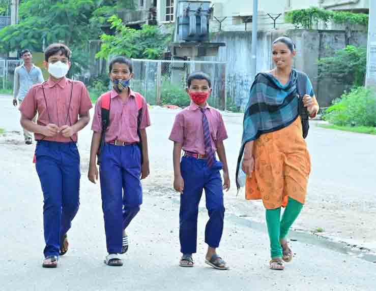 బడి గంట మోగింది