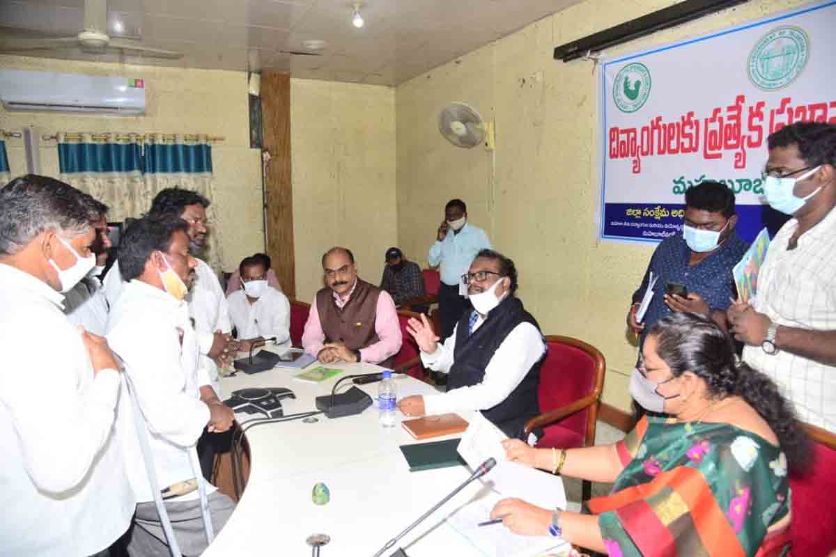 దివ్యాంగుల సమస్యలు పరిష్కరిస్తాం
