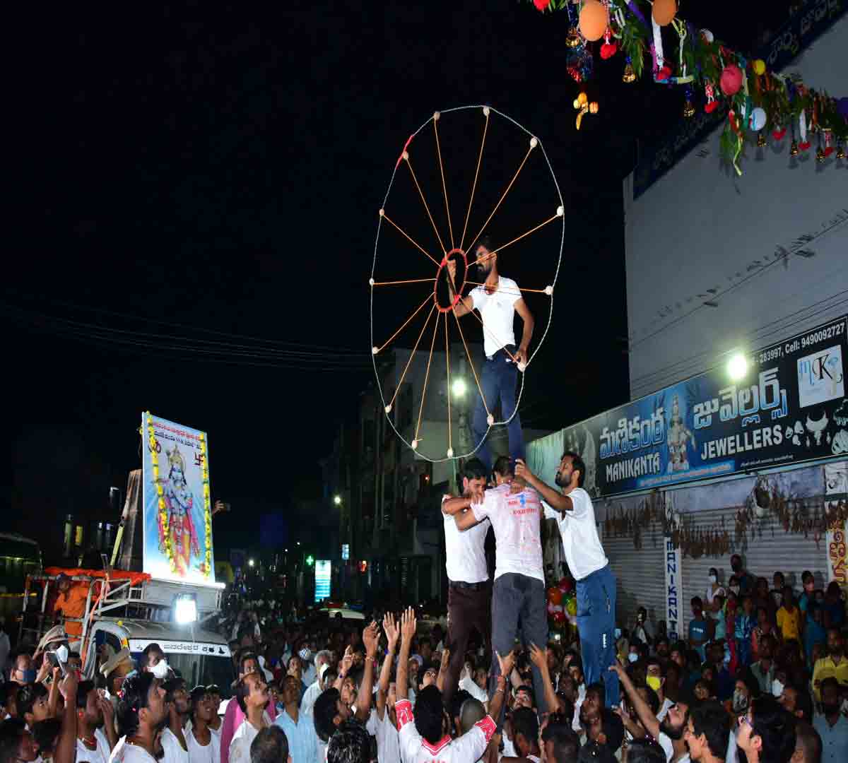 ఇంటింటా చిన్ని కృష్ణులు