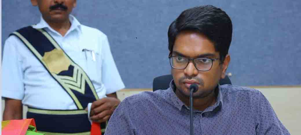 ఖమ్మం కార్పొరేషన్‌ కమిషనర్‌గా ఆదర్శ్‌సురభి