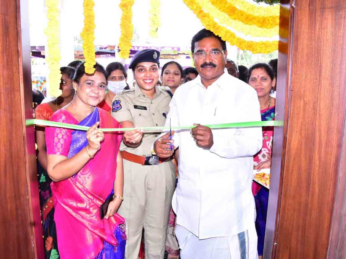 Wanaparthy: వందేండ్లు మన్నిక ఉండేలా ఎస్పీ కార్యాలయం.. మంత్రి నిరంజన్ రెడ్డి