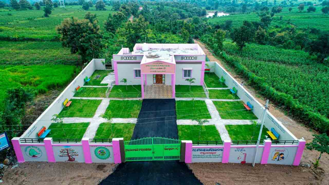 ప్రకృతి ఒడిలో ఓలలాడుతోందా..ఎంపీ సంతోష్‌ చెప్పిన ఈ ఊరు ఎక్కడుందంటే..