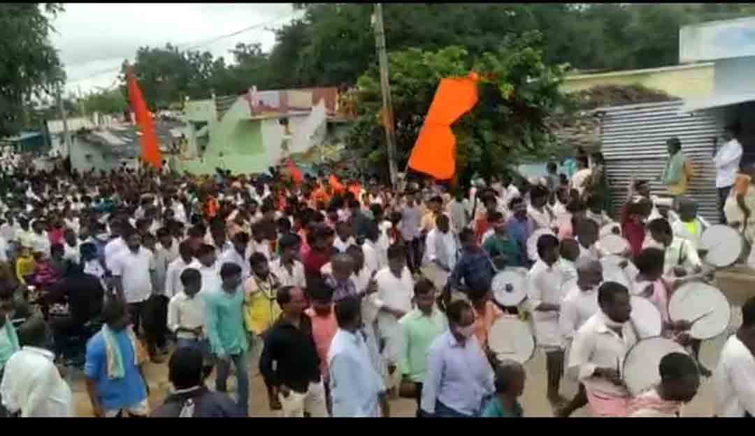 ఆలయాల్లో ప్రత్యేక పూజలు