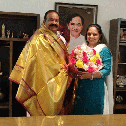 Metpalli  | కోరుట్ల ఎమ్మెల్యేను సన్మానించిన ఎమ్మెల్సీ కవిత