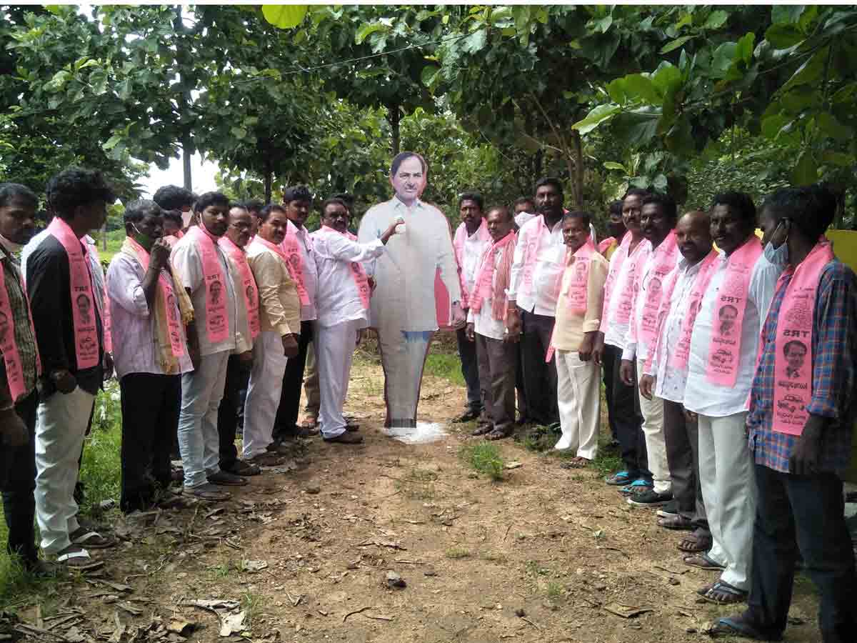 తిరుమలగిరి: దళితుల బంధువు ముఖ్యమంత్రి కేసీఆర్.. మందుల సామేల్