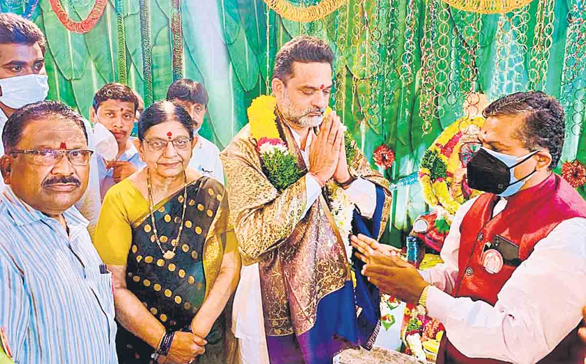 ఆధ్యాత్మిక చింతన అలవర్చుకోవాలి