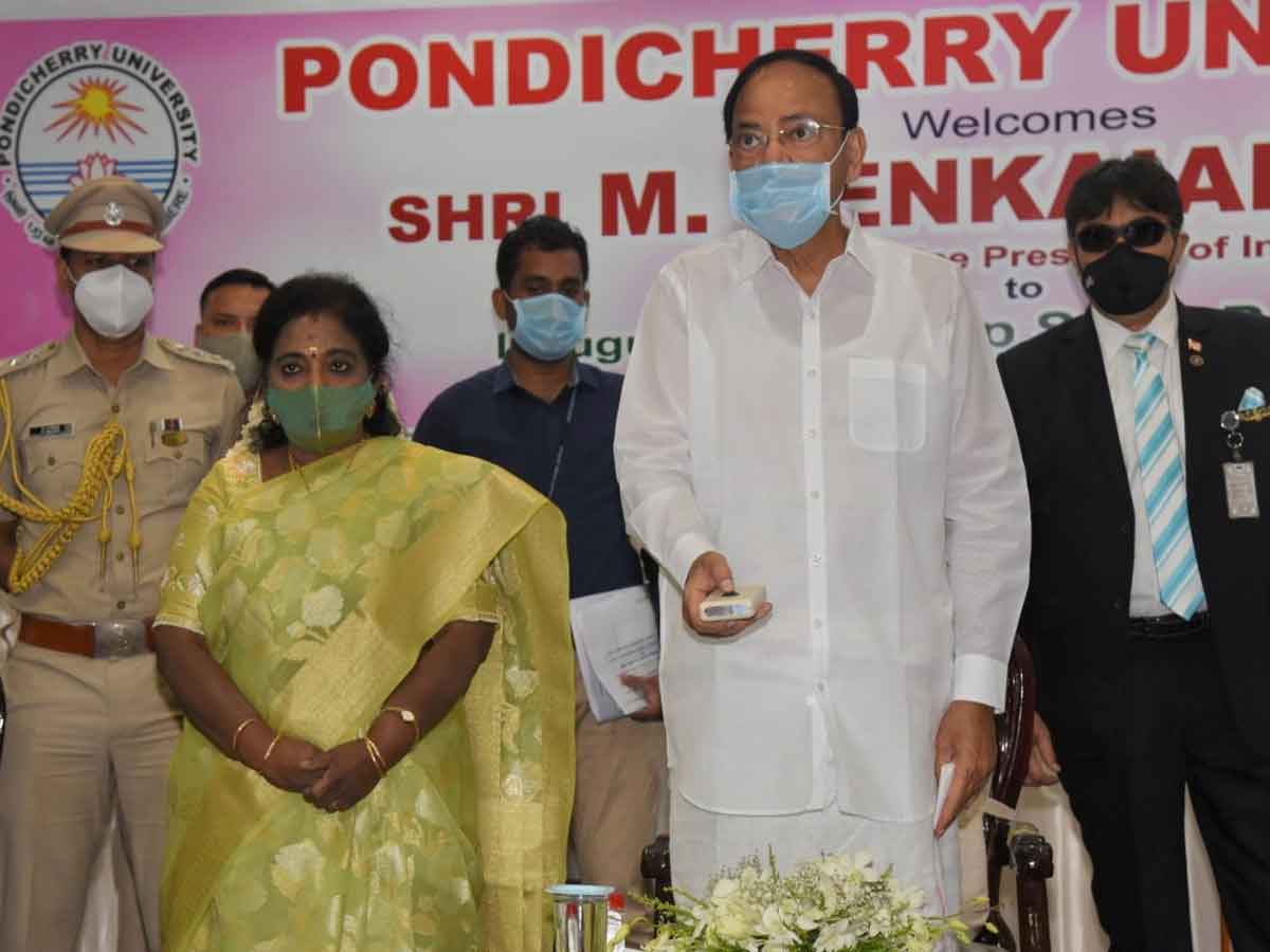 Venkaiah Naidu : సౌరశక్తి పలకలు, ఇతర ఉత్పత్తుల తయారీని ప్రోత్సహించాలి: వెంకయ్యనాయుడు