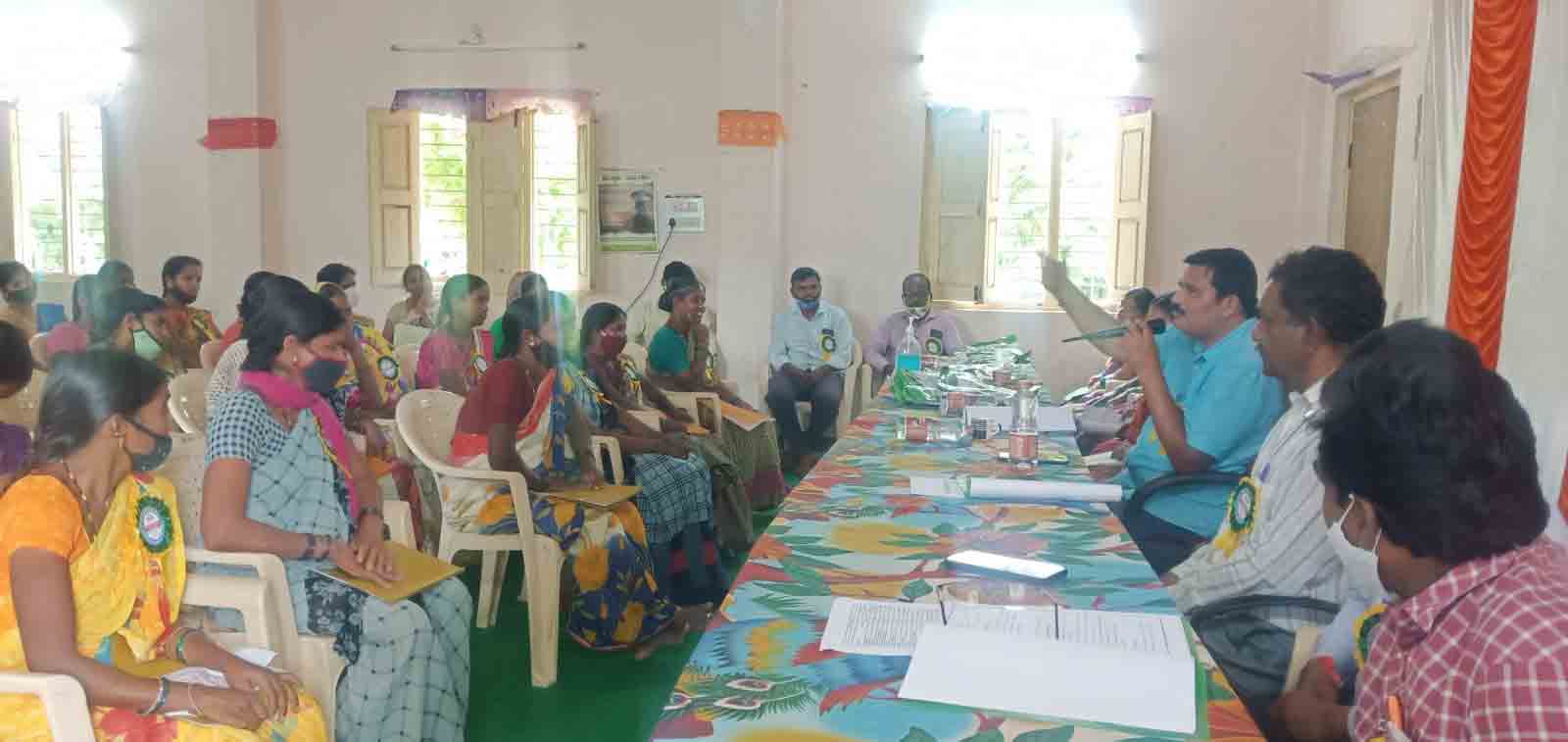 పరిశ్రమలు స్థాపించేందుకు మహిళలు      ముందుకు రావాలి